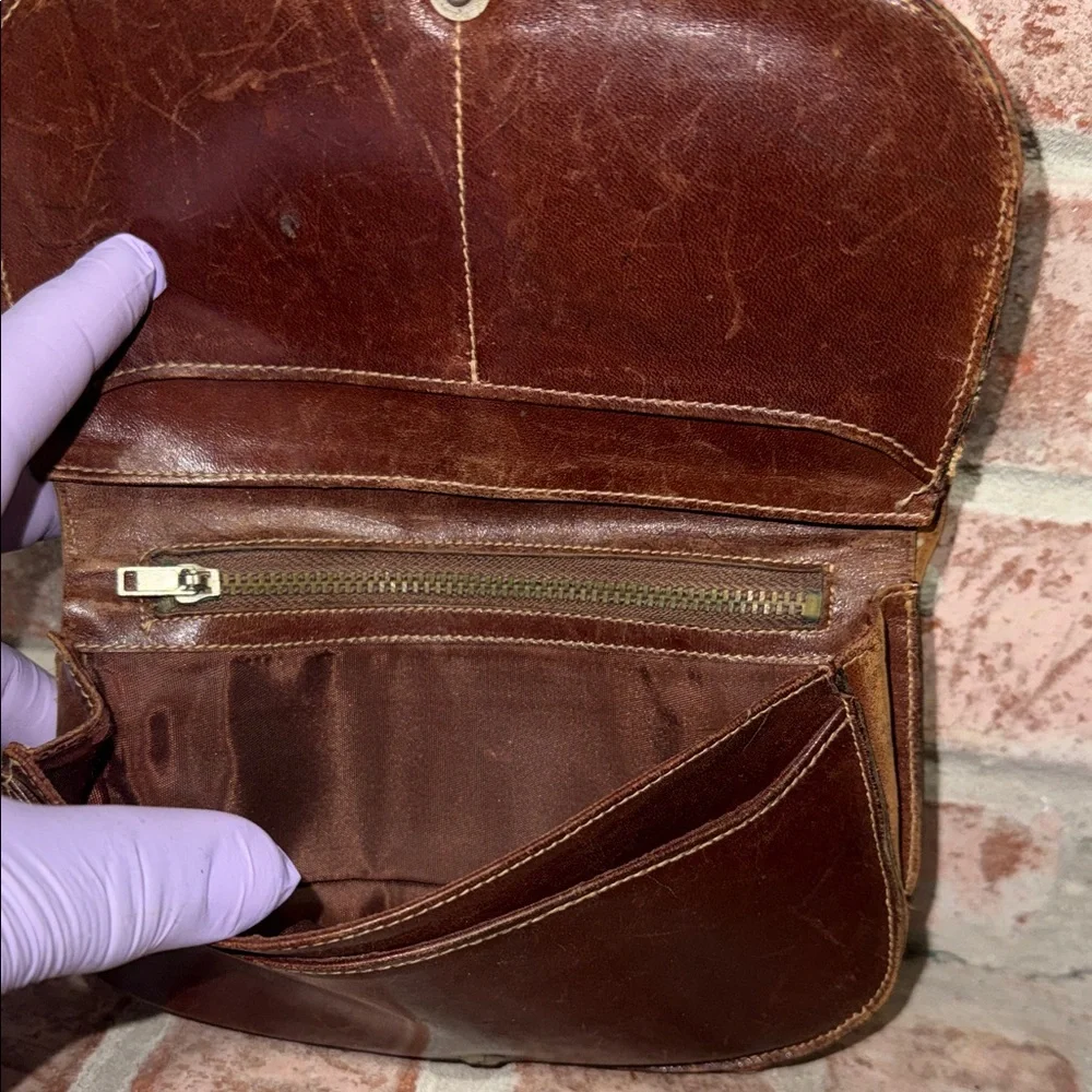 Vintage Gucci Brown Monogram Clutch with Green & Red Web Stripe - Picture 5 of 13